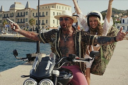 Glass Onion teaser - Sun's Out, Guns Out