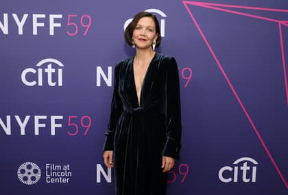 the lost daughter independent spirit awards maggie gyllenhaal apollo 10 1/2 richard linklater winning time