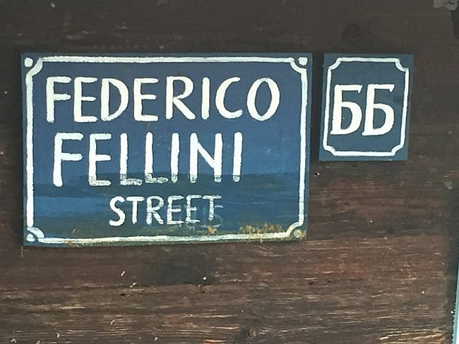 federico_fellini_street_kustendorf_2015