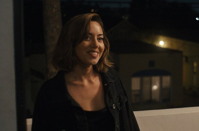 Aubrey Plaza Says Donald Glover Helped Her Break Into Hollywood emily the criminal series