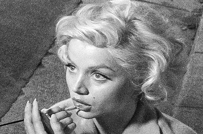 Colin Farrell Praises Ana de Armas — while accepting his own Golden Globe