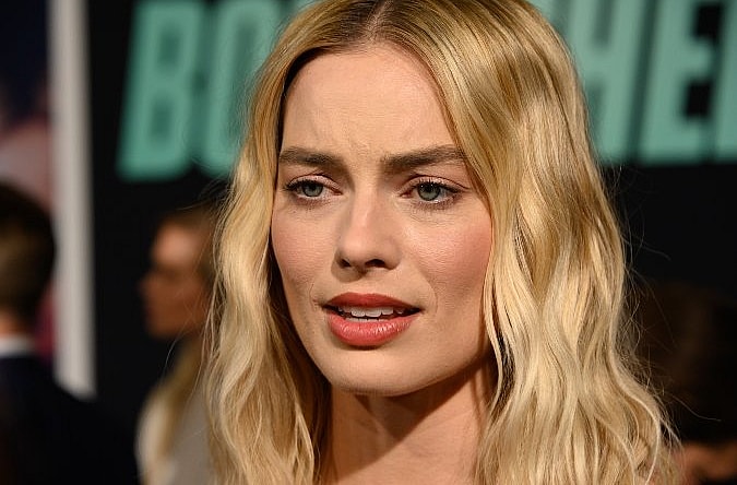 Margot Robbie 'Mortified'; Blonde Tears; Bond Producers Talk Idris Elba