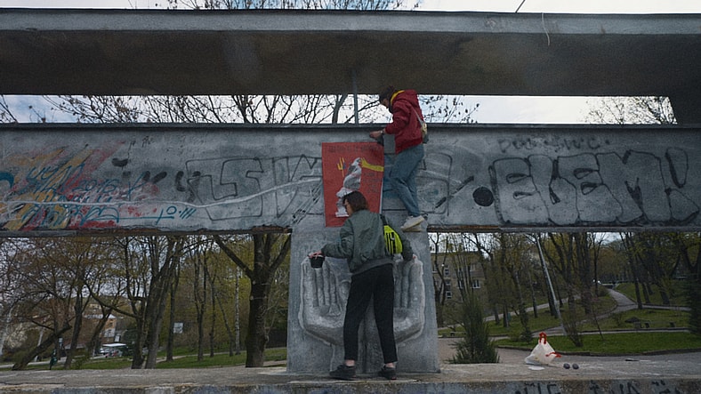 Rule of Two Walls Image 3 - Bohdana Davydiuk & Lyana Mytsko (1)