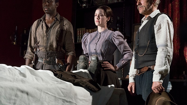 Dead for a Dollar, by Walter Hill, stars Warren Burke, Rachel Brosnahan and Christoph Waltz