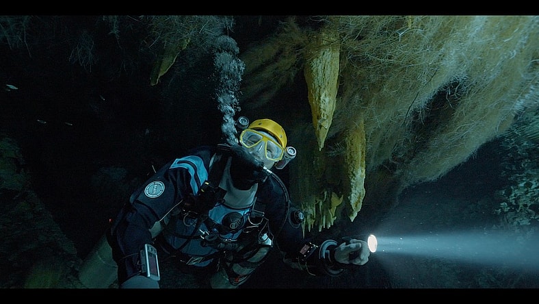 Diving Into the Darkness Jill Heinerth