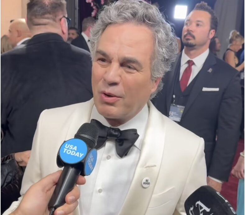 ‘Be Good’: Stars Wear Anti-ICE Pins at Golden Globes